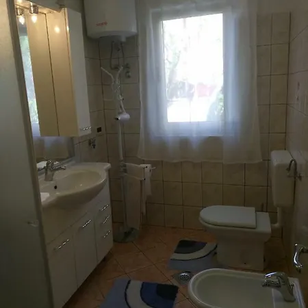 B6 Apartment