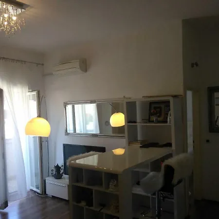 B6 Apartment *